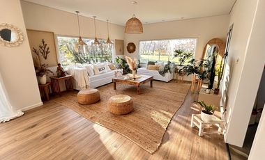 Casa con inmejorable vista al lago