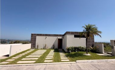 TEQUES CASA EN VENTA CON VISTA AL LAGO “27