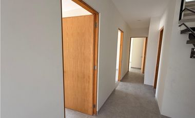 TEQUES CASA EN VENTA CON VISTA AL LAGO “27