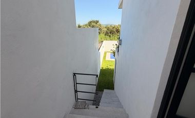 TEQUES CASA EN VENTA CON VISTA AL LAGO “27