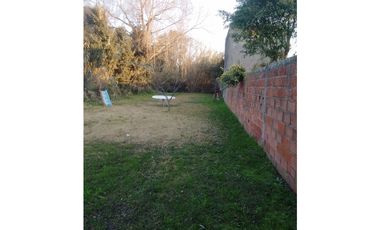 Calle 124 e/ 14 y 15, Berisso- Casa en Venta