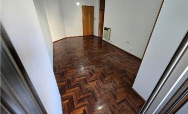 AMPLIO DPTO 1 DORM - BALCÓN EXTERNO - BV CHACABUCO Nº 480 - NVA CBA