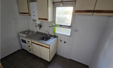 AMPLIO DPTO 1 DORM - BALCÓN EXTERNO - BV CHACABUCO Nº 480 - NVA CBA