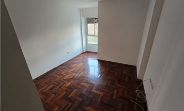 AMPLIO DPTO 1 DORM - BALCÓN EXTERNO - BV CHACABUCO Nº 480 - NVA CBA