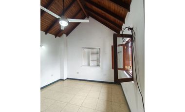 DUPLEX SOBRE URQUIZA CASI LAVALLE