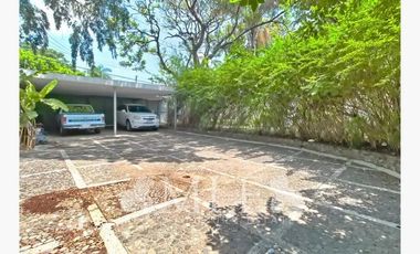 Casa en Club de Golf.