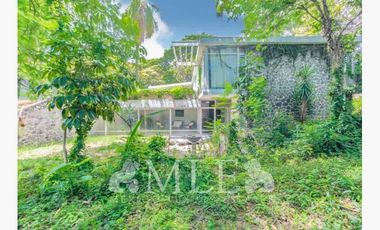 Casa en Club de Golf.