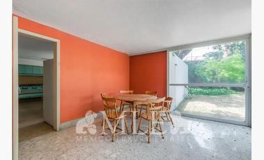 Casa en Club de Golf.