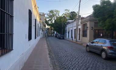 Casa en alquiler de 4 dormitorios c/ cochera en San Isidro Catedral