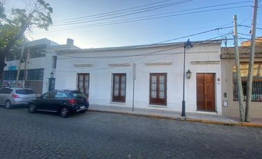 Casa en alquiler de 4 dormitorios c/ cochera en San Isidro Catedral