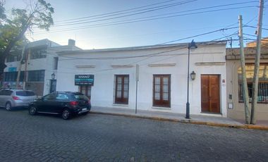 Casa en alquiler de 4 dormitorios c/ cochera en San Isidro Catedral
