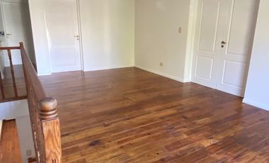 Casa en venta c/ cochera en Chacras de Coria