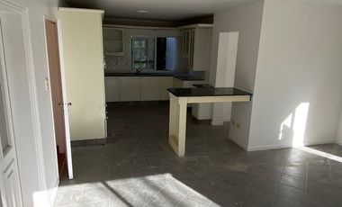 Casa en venta c/ cochera en Chacras de Coria