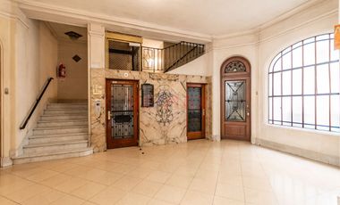 Oficina en Alquiler frente al Teatro Colón