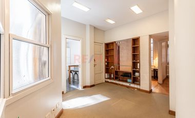 Oficina en Alquiler frente al Teatro Colón