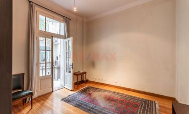 Oficina en Alquiler frente al Teatro Colón