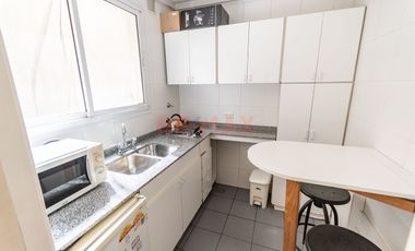 Oficina en Alquiler frente al Teatro Colón