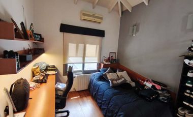 Venta Casa 7 AMB Bernal O Quincho Pileta Jacuzzi