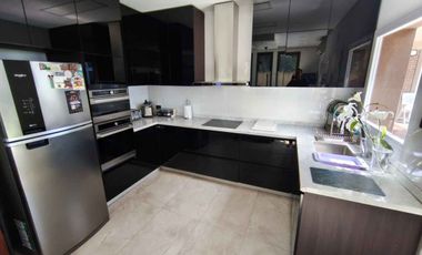 Venta Casa 7 AMB Bernal O Quincho Pileta Jacuzzi