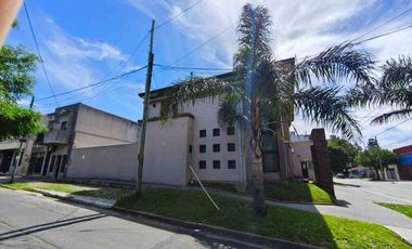 Venta Casa 7 AMB Bernal O Quincho Pileta Jacuzzi