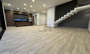 Residencia de lujo en renta en Metepec, tres niveles