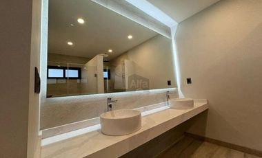 Residencia de lujo en renta en Metepec, tres niveles