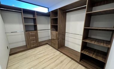 Residencia de lujo en renta en Metepec, tres niveles