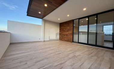 Residencia de lujo en renta en Metepec, tres niveles