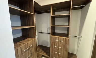 Residencia de lujo en renta en Metepec, tres niveles