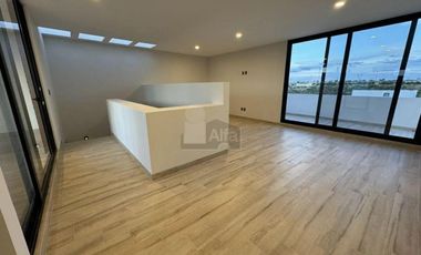 Residencia de lujo en renta en Metepec, tres niveles