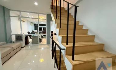 3 BR Townhouse in Klong Tan (AA44912)
