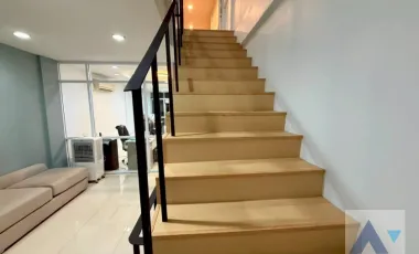 3 BR Townhouse in Klong Tan (AA44912)