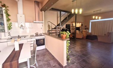 VENTA CASA 4 AMBIENTES PARQUE AVELLANEDA APTO CRED