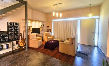 VENTA CASA 4 AMBIENTES PARQUE AVELLANEDA APTO CRED