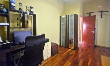 VENTA CASA 4 AMBIENTES PARQUE AVELLANEDA APTO CRED