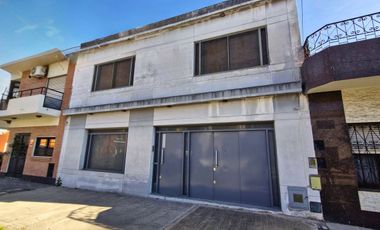 VENTA CASA 4 AMBIENTES PARQUE AVELLANEDA APTO CRED