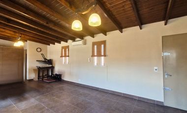 VENTA CASA 4 AMBIENTES PARQUE AVELLANEDA APTO CRED