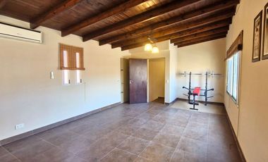 VENTA CASA 4 AMBIENTES PARQUE AVELLANEDA APTO CRED