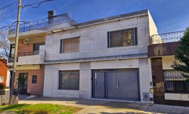 VENTA CASA 4 AMBIENTES PARQUE AVELLANEDA APTO CRED