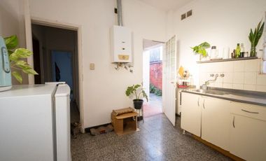 Casa en Sgto. Cabral 2 dormitorios y patio Verde