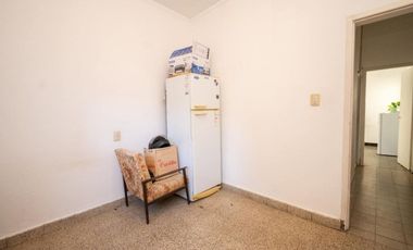 Casa en Sgto. Cabral 2 dormitorios y patio Verde