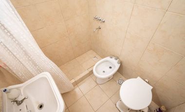 Casa en Sgto. Cabral 2 dormitorios y patio Verde