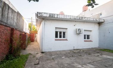 Casa en Sgto. Cabral 2 dormitorios y patio Verde