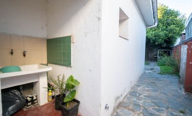 Casa en Sgto. Cabral 2 dormitorios y patio Verde