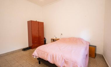 Casa en Sgto. Cabral 2 dormitorios y patio Verde