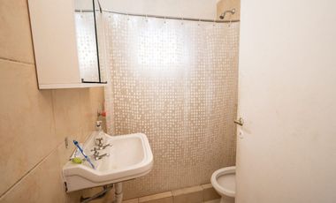 Casa en Sgto. Cabral 2 dormitorios y patio Verde