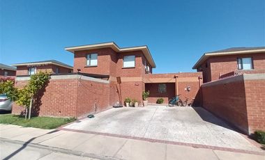 Casa en Venta en Germán Sandoval Miranda 730