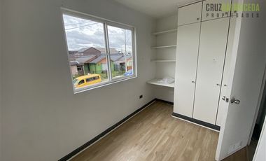 Casa en Arriendo en Av Austral, condominio Mirador