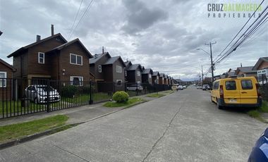 Casa en Arriendo en Av Austral, condominio Mirador