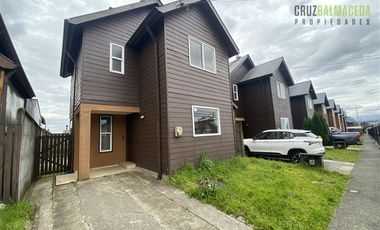 Casa en Arriendo en Av Austral, condominio Mirador